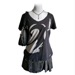 Vintage Oakley Unique Dark Gray Womens V Neck T Shirt with White Graphic